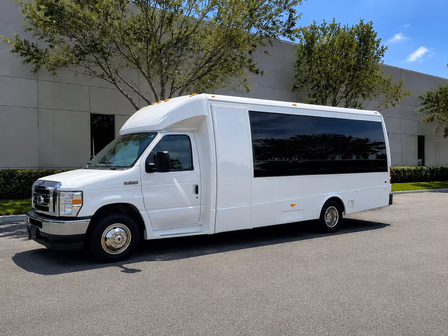 mountvernoncharterbuscompany com makes getting to metlife stadium and msg simple for mount vernon groups