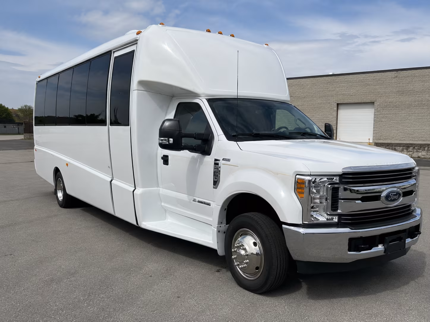 new rochelle keep your wine tour group together with a new rochelle charter bus